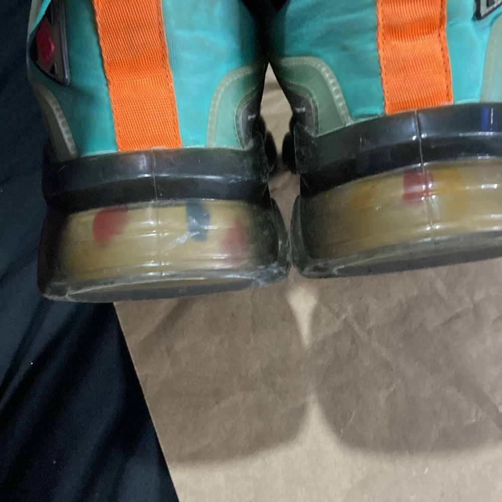 Used sneakers - Picture 4 of 6